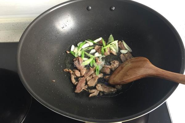 芦笋炒肉的做法图解5