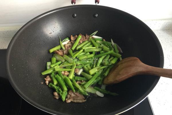 芦笋炒肉的做法图解6