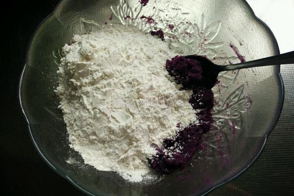 紫薯芝麻球的做法图解3