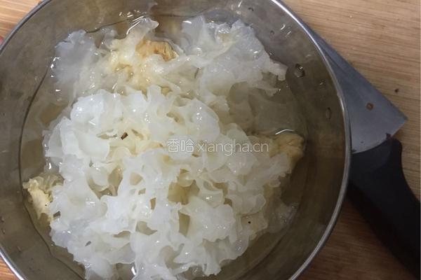 紫薯银耳羹的做法图解2