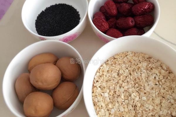 黑芝麻核桃红枣燕麦粥的做法图解2