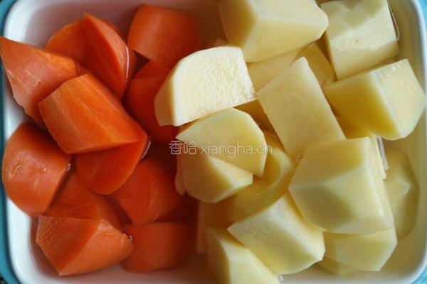 土豆烧鸡的做法图解2