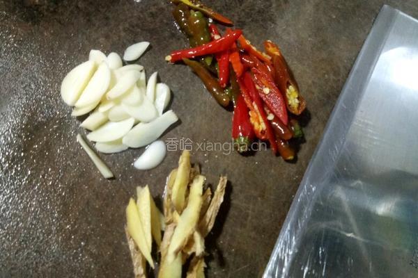 肉丝炒腐竹结的做法图解6