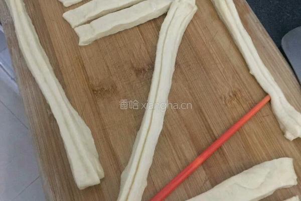 炸小油条的做法图解3