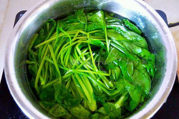 蒜香菠菜的做法图解4