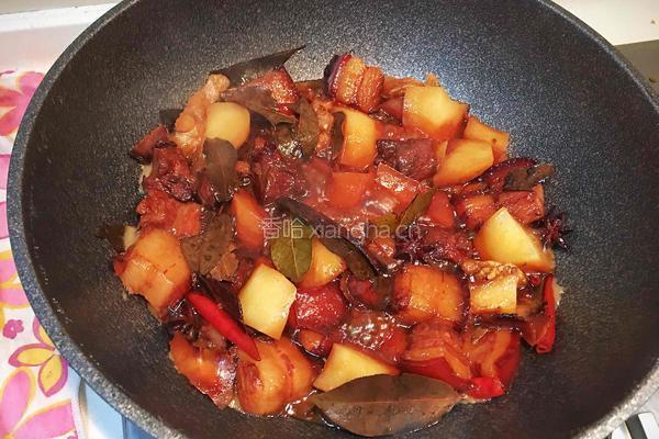 土豆红烧肉的做法图解12