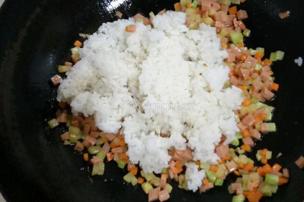 咖喱炒饭的做法图解4