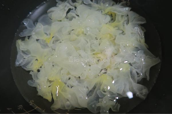皂角米银耳羹的做法图解3