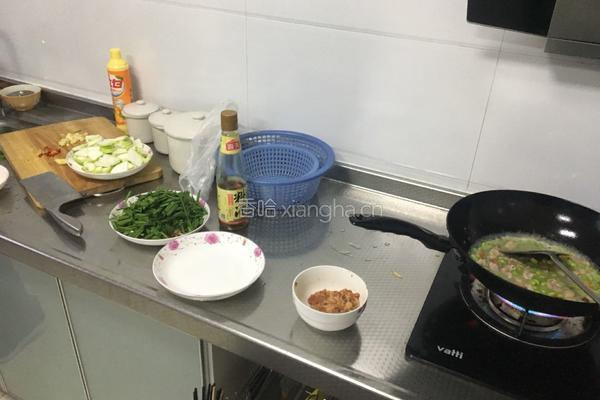 冬瓜肉圆子汤的做法图解1