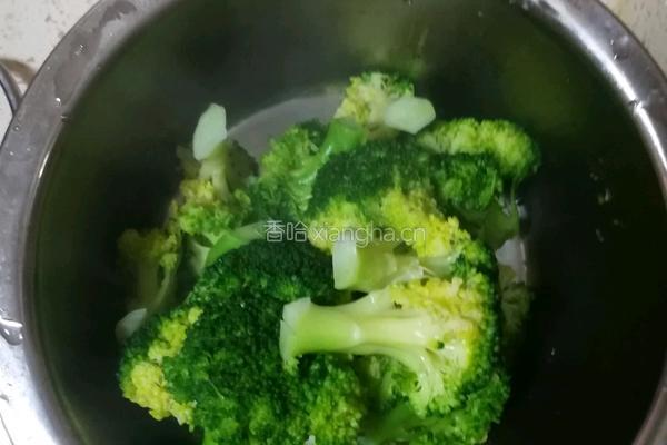 清炒西兰花的做法图解3