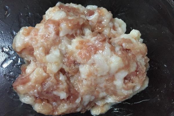 白菜猪肉饺子的做法图解3