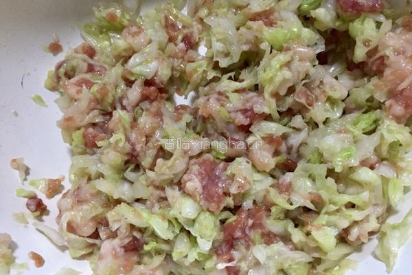 白菜猪肉饺子的做法图解7