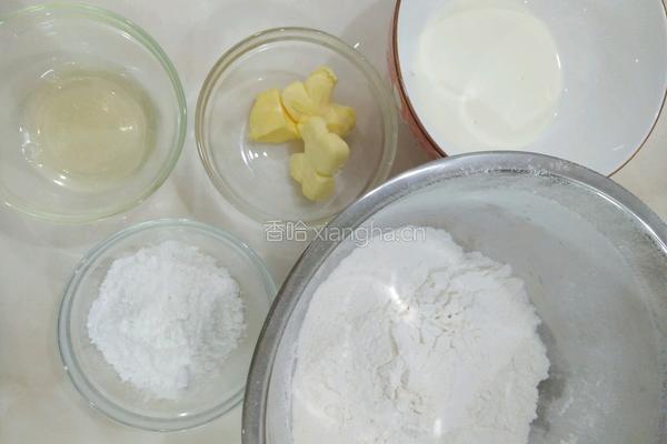 牛奶饼干的做法图解1