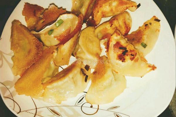 水煎饺 茭白鲜肉饺子的做法图解15
