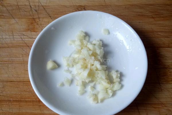 酱炖小鲫鱼的做法图解5