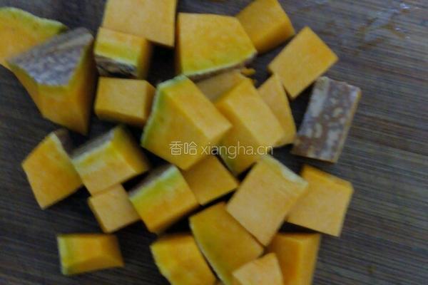 红枣小米南瓜养生粥的做法图解1