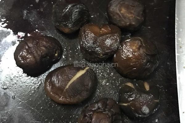 香菇玉米红萝卜粥的做法图解2