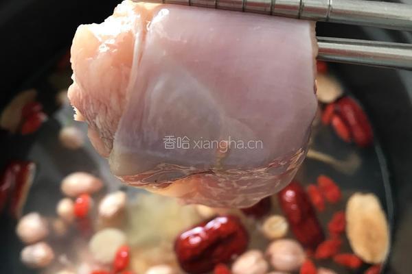 花胶瑶柱花生煲鸡汤的做法图解4
