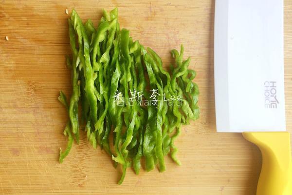 凉拌紫甘蓝的做法图解4
