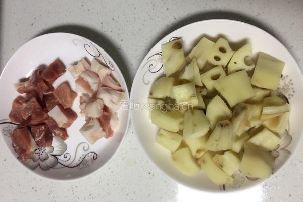 红烧肉炖藕的做法图解2