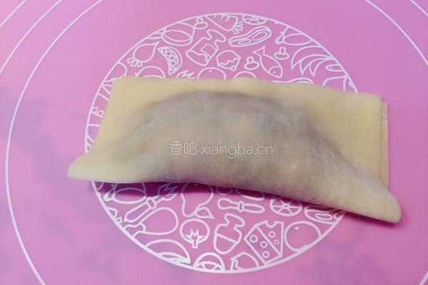 芹菜猪肉元宝馄饨包法的做法图解4
