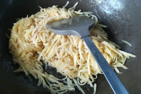 土豆丝太阳煎蛋的做法图解4
