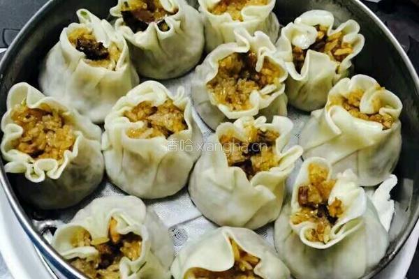咸蛋黄香菇瘦肉烧麦的做法图解8