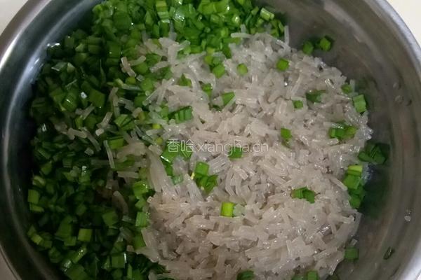 韭菜鸡蛋粉条煎饺的做法图解1