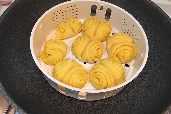 南瓜花卷的做法图解18