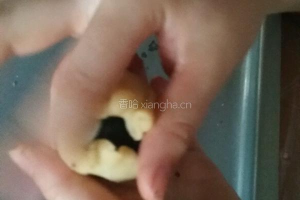 广式芝麻月饼的做法图解8
