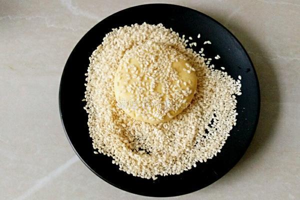 芝麻南瓜饼的做法图解7