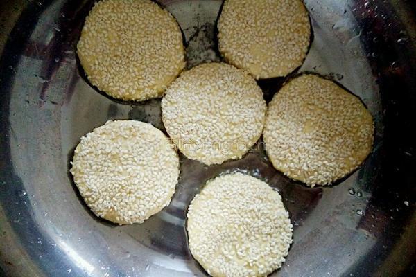 芝麻南瓜饼的做法图解8