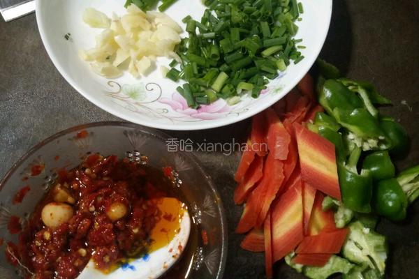 油豆腐回锅肉的做法图解2