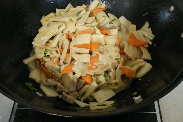 莲菜炒肉的做法图解8