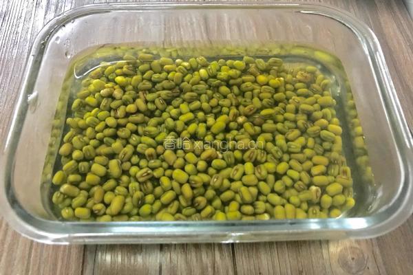 冬瓜绿豆汤的做法图解1