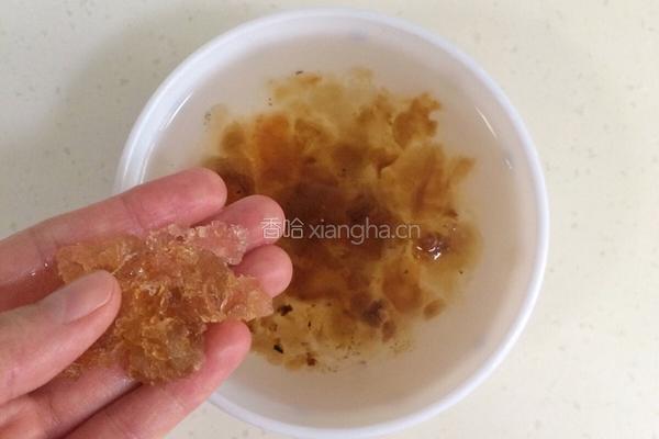 桃胶雪燕皂角米羹的做法图解2