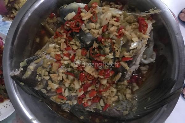 酸辣蒜蓉粉丝蒸鱼的做法图解2