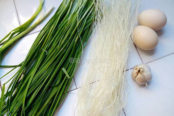 凉拌韭菜粉丝的做法图解2