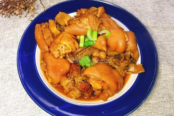 笋干黄花菜炖猪蹄的做法图解15