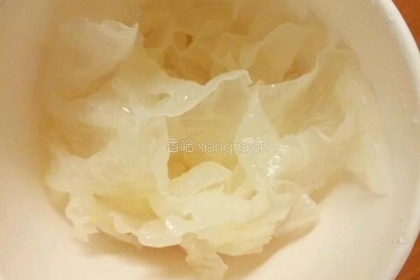 苹果银耳羹的做法图解2