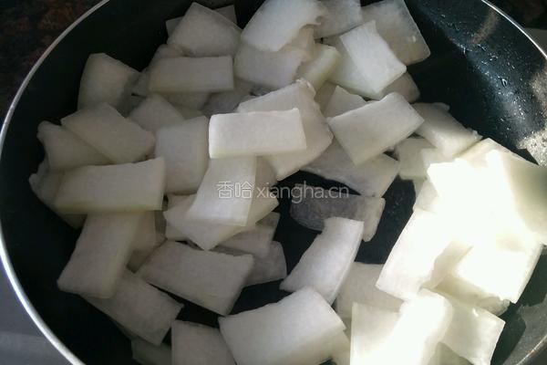 冬瓜虾皮汤的做法图解2