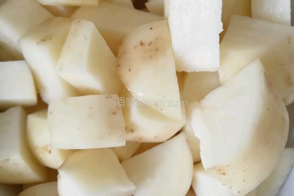 土豆炖牛肉的做法图解2