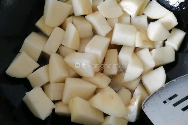 土豆炖牛肉的做法图解6