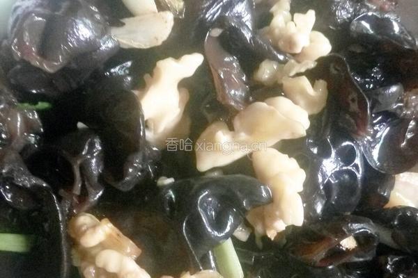 核桃炒木耳的做法图解4