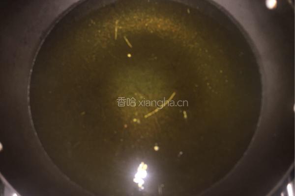 南乳汁煮炸河虾的做法图解2