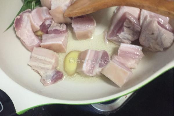 南乳汁红烧肉的做法图解7