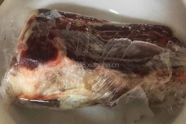 牛肉炖萝卜的做法图解1