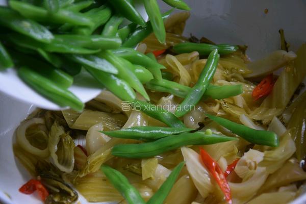 四季豆炒酸菜的做法图解7
