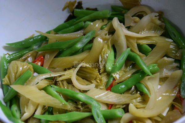 四季豆炒酸菜的做法图解8