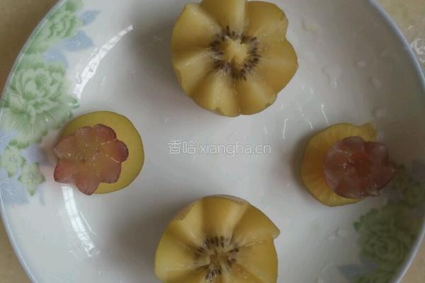 猕猴桃莲花的做法图解5